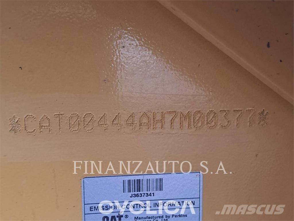 CAT 444 TRINITYB V Retroescavadoras