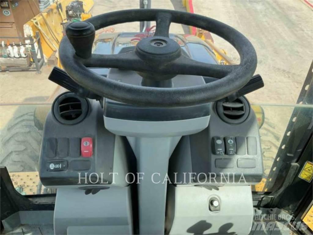 CAT 450F Retroescavadoras