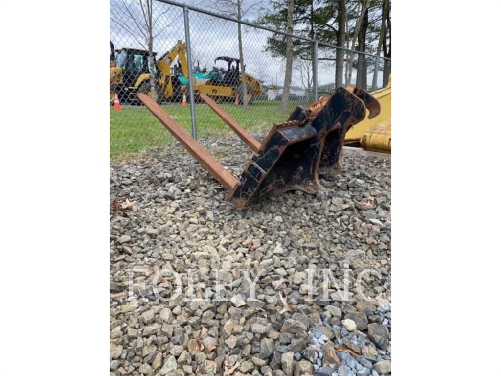 CAT 48 PALLET FORKS Forquilhas
