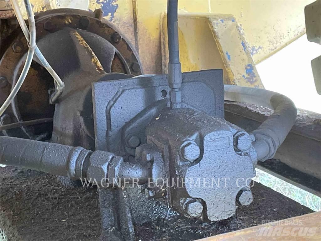 CAT 621B WW Auto-tanques