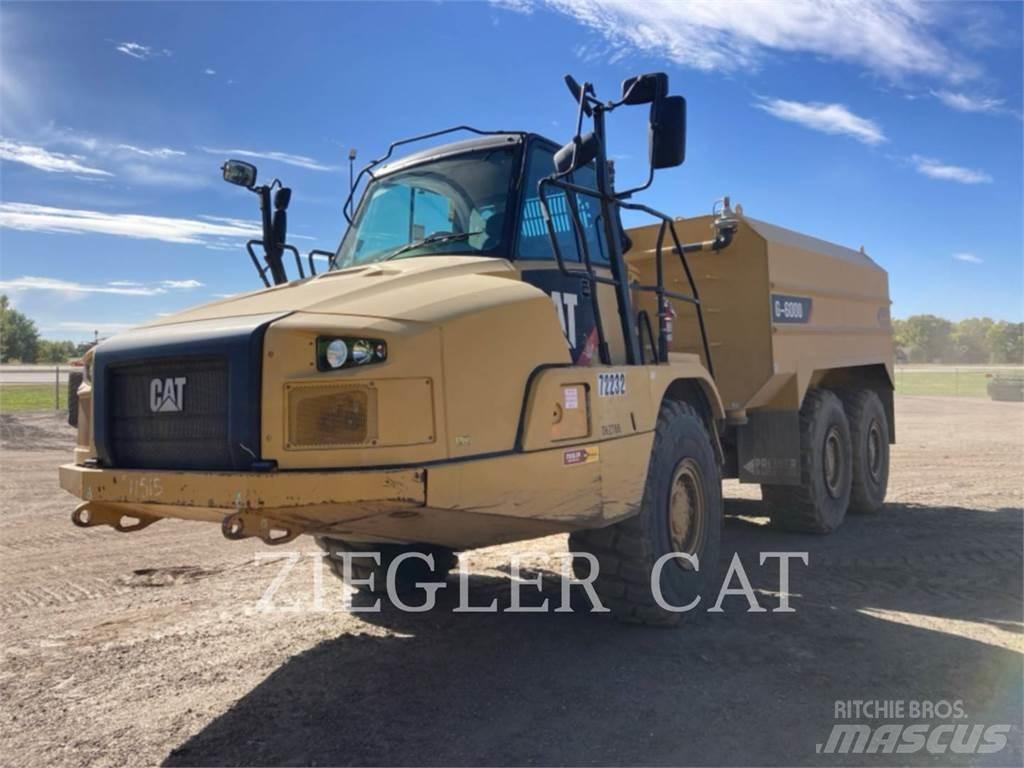 CAT 725CWT Camiões-cisterna