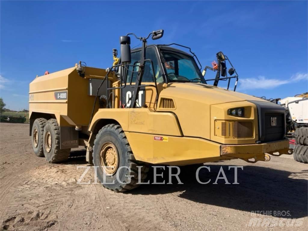 CAT 725CWT Camiões-cisterna