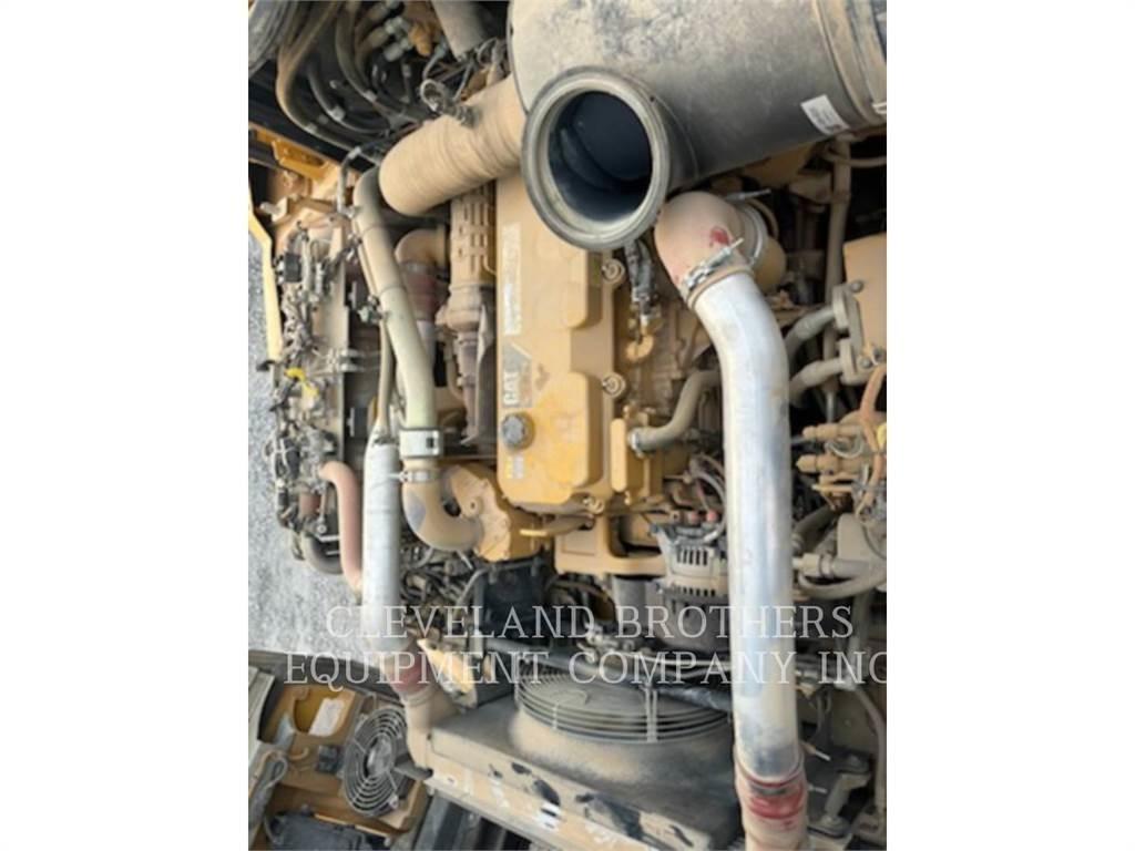 CAT 730C WW Auto-tanques