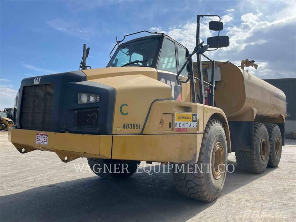 CAT 740B WT Auto-tanques