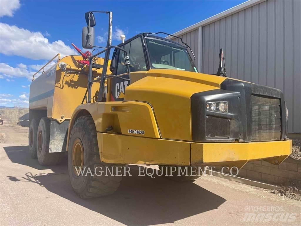 CAT 740B WT Auto-tanques