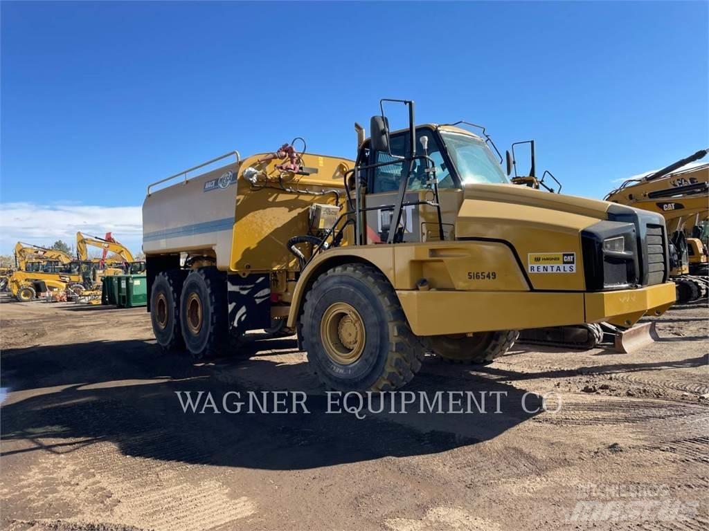 CAT 740B WT RB Auto-tanques