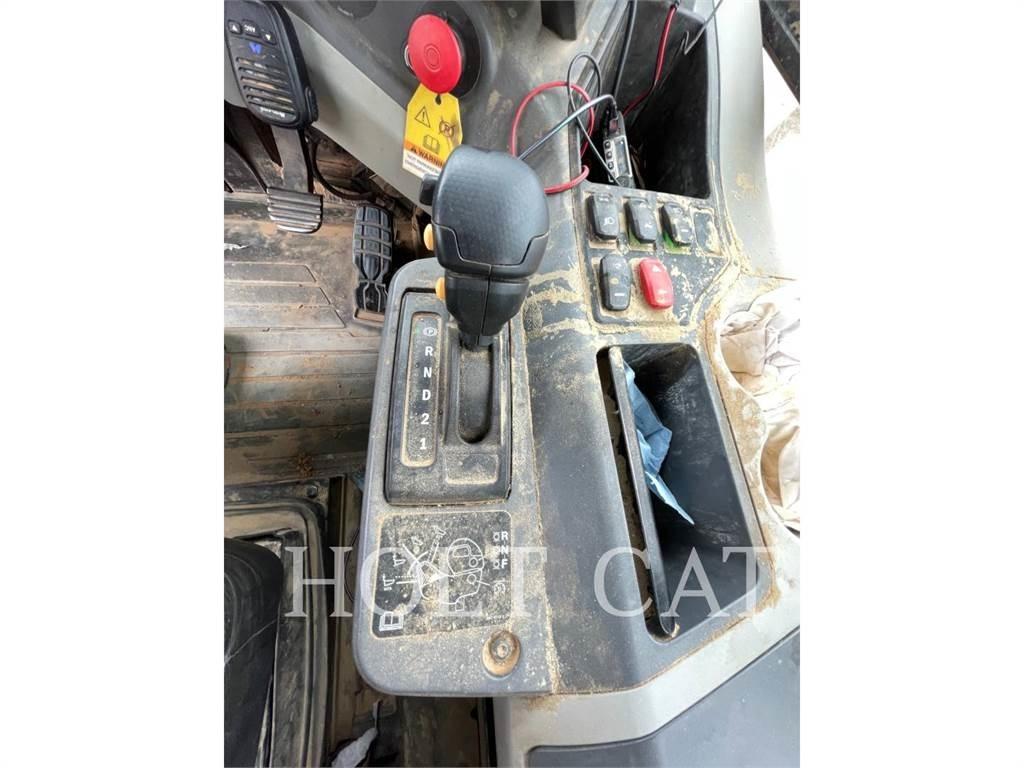 CAT 745-04 Camiões articulados