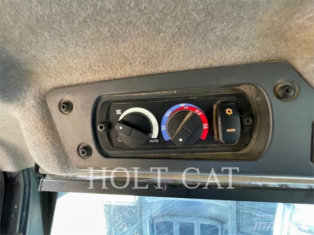 CAT 745-04 Camiões articulados