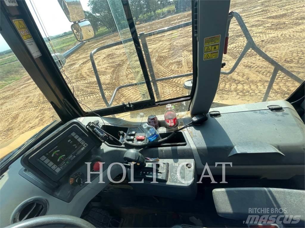 CAT 745-04 Camiões articulados