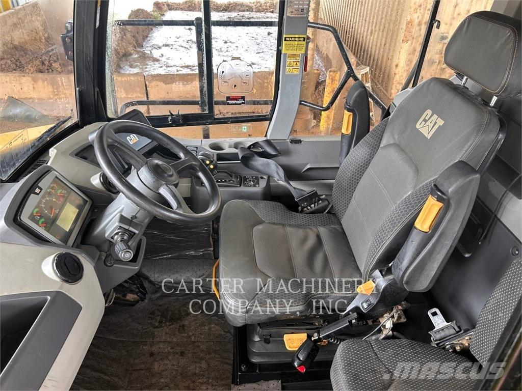 CAT 745-04 Camiões articulados
