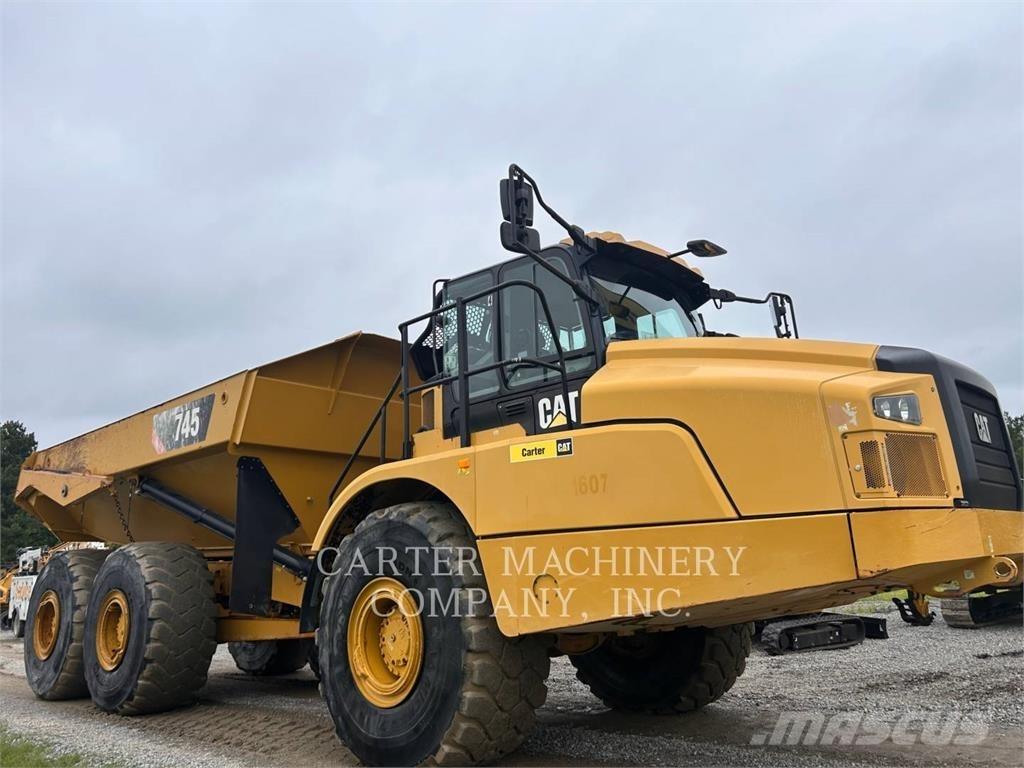 CAT 745-04 Camiões articulados