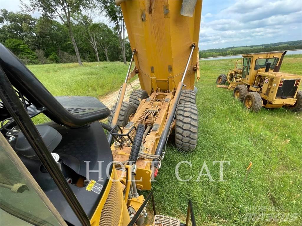 CAT 745-04 Camiões articulados