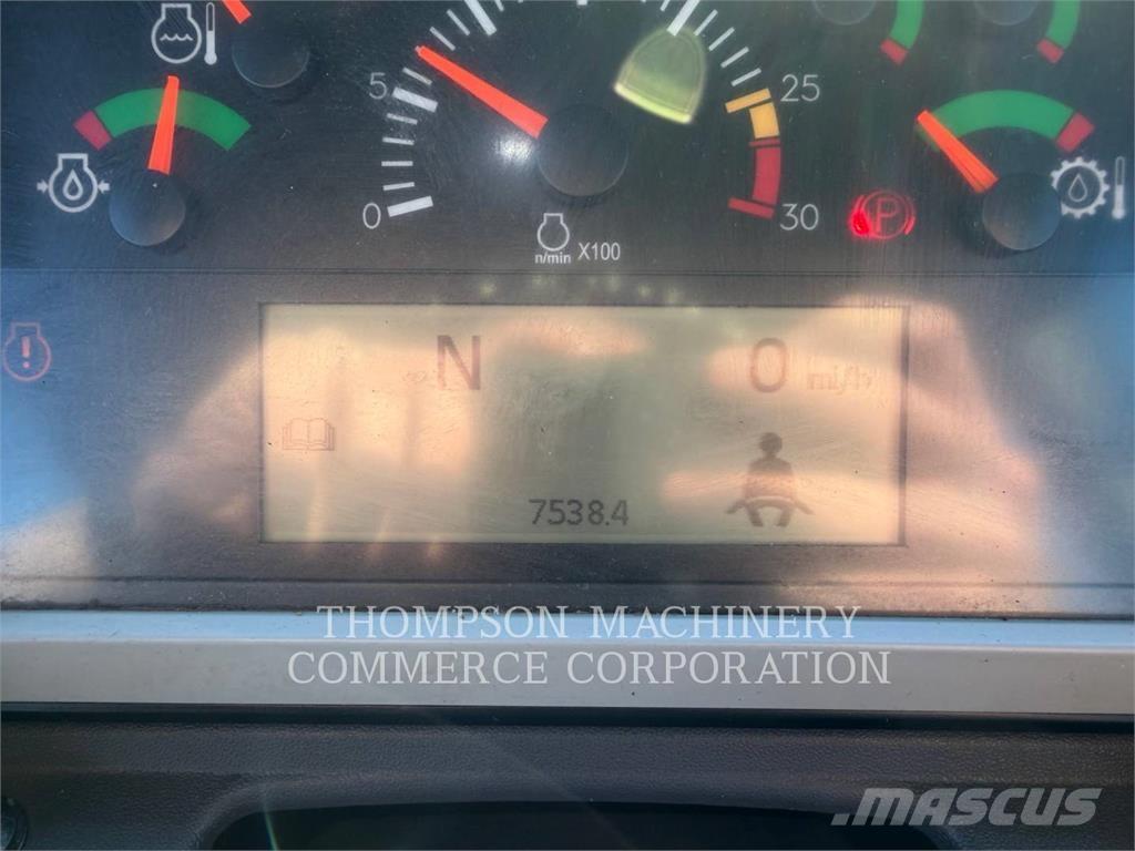 CAT 745-04 Camiões articulados