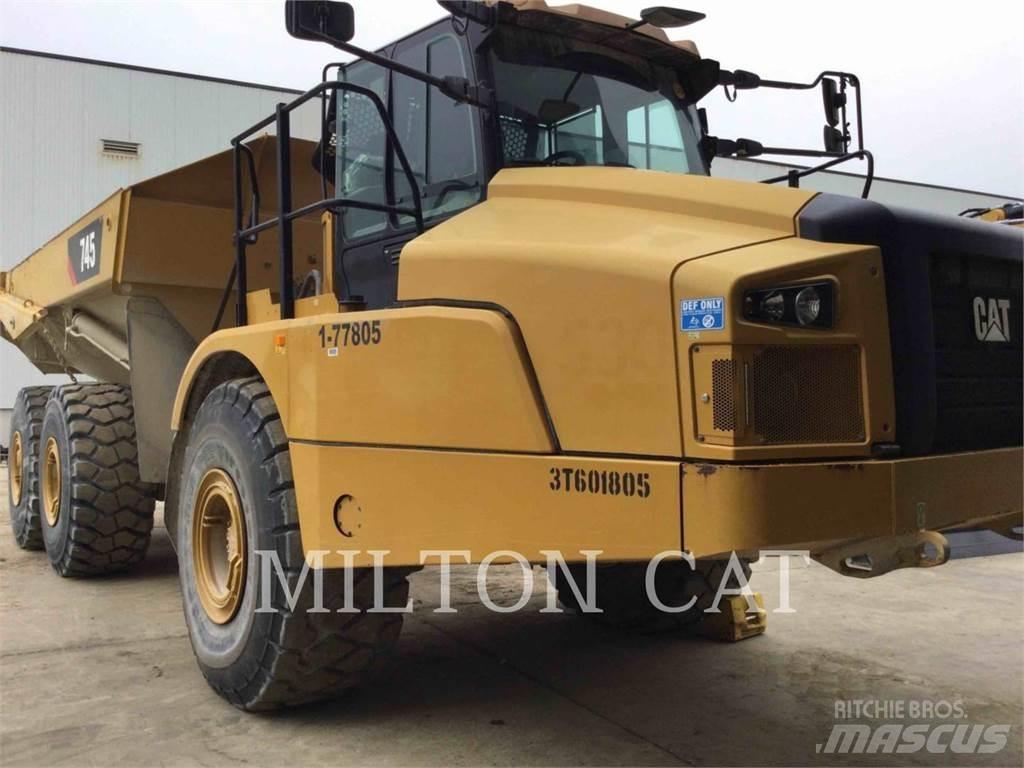 CAT 74504 Camiões articulados