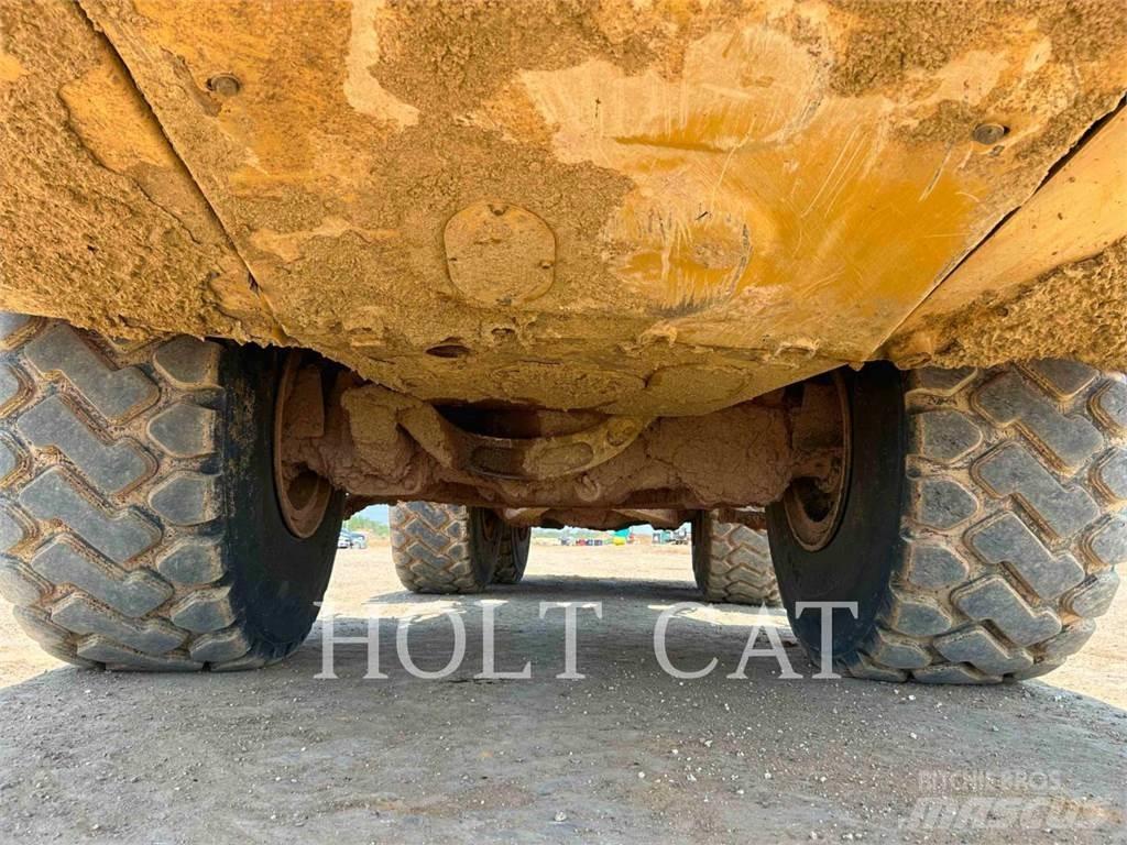 CAT 74504 Camiões articulados