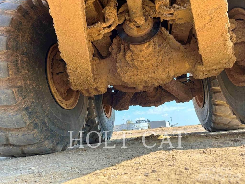 CAT 74504 Camiões articulados