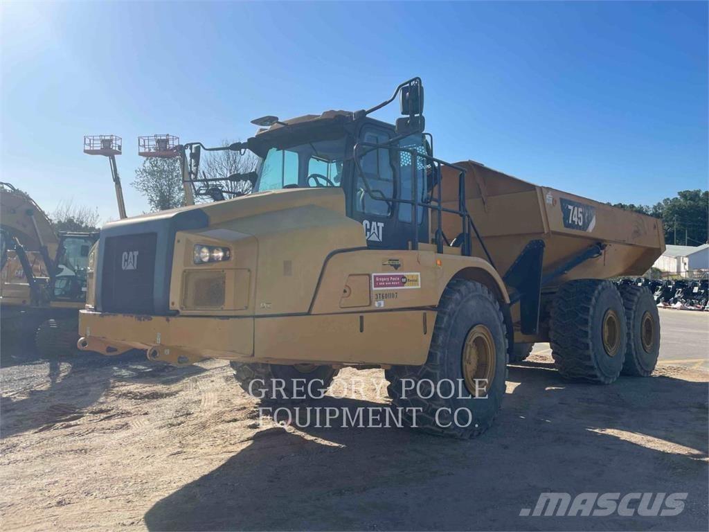 CAT 74504 Camiões articulados