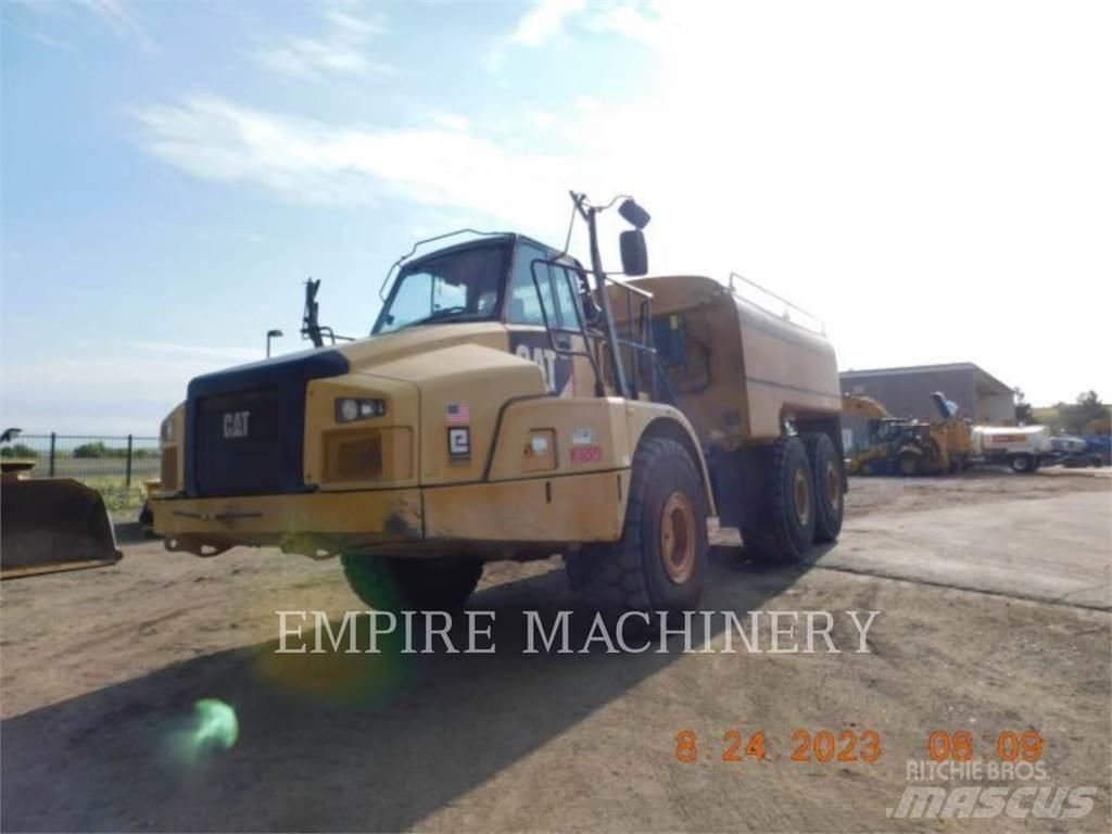CAT 745C WT Auto-tanques