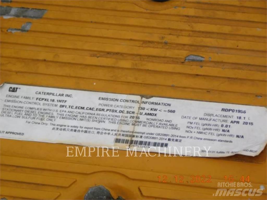 CAT 745C WT Auto-tanques
