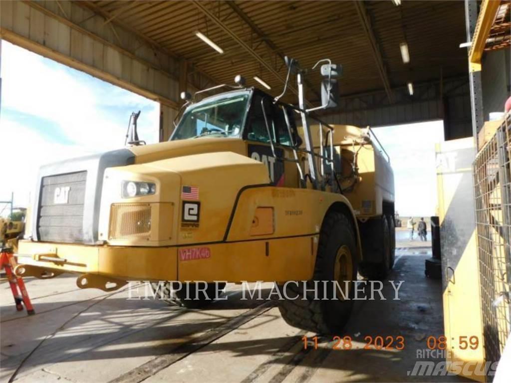 CAT 745C WT Auto-tanques