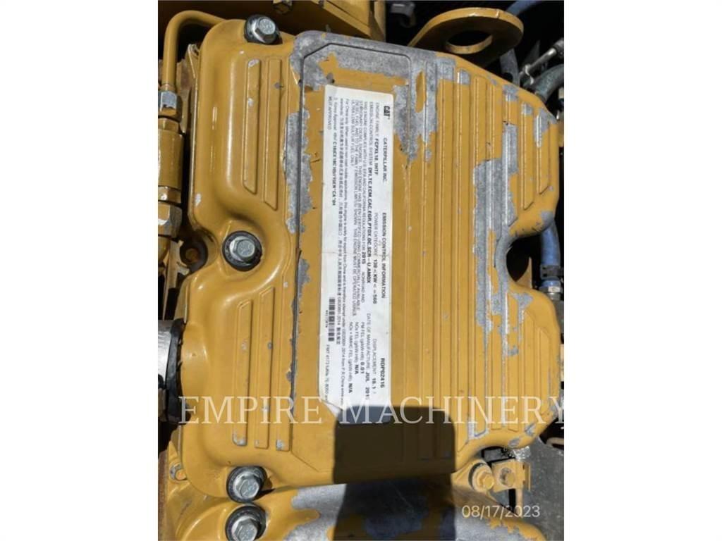 CAT 745C WT Auto-tanques