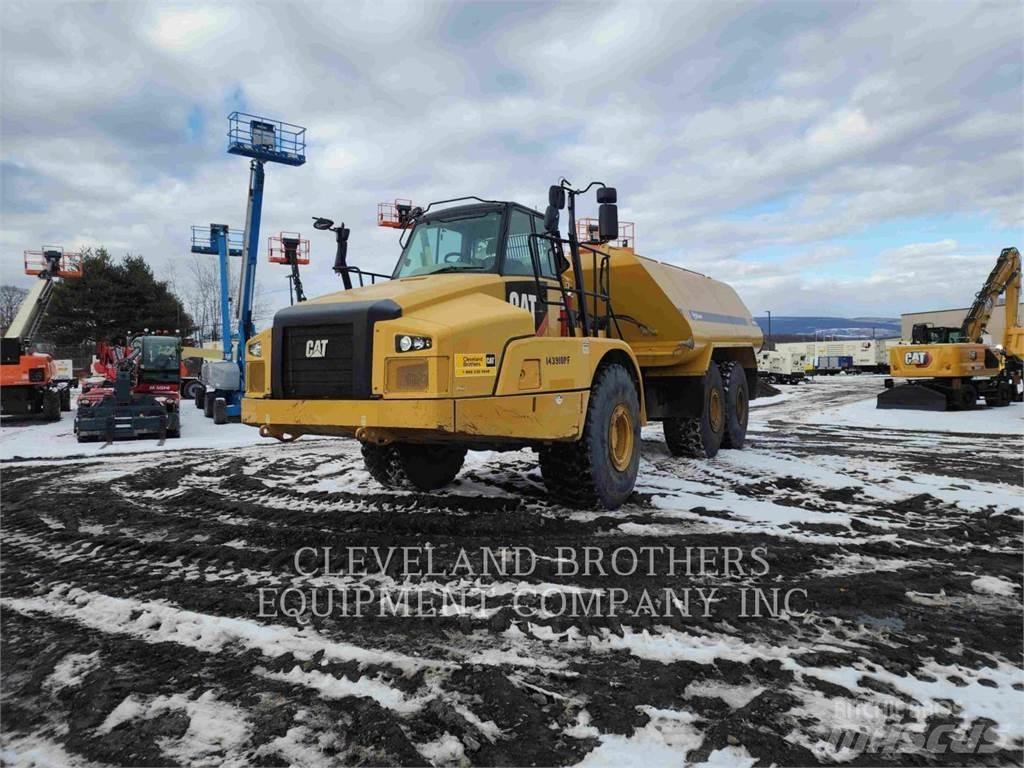 CAT 745C WW Auto-tanques