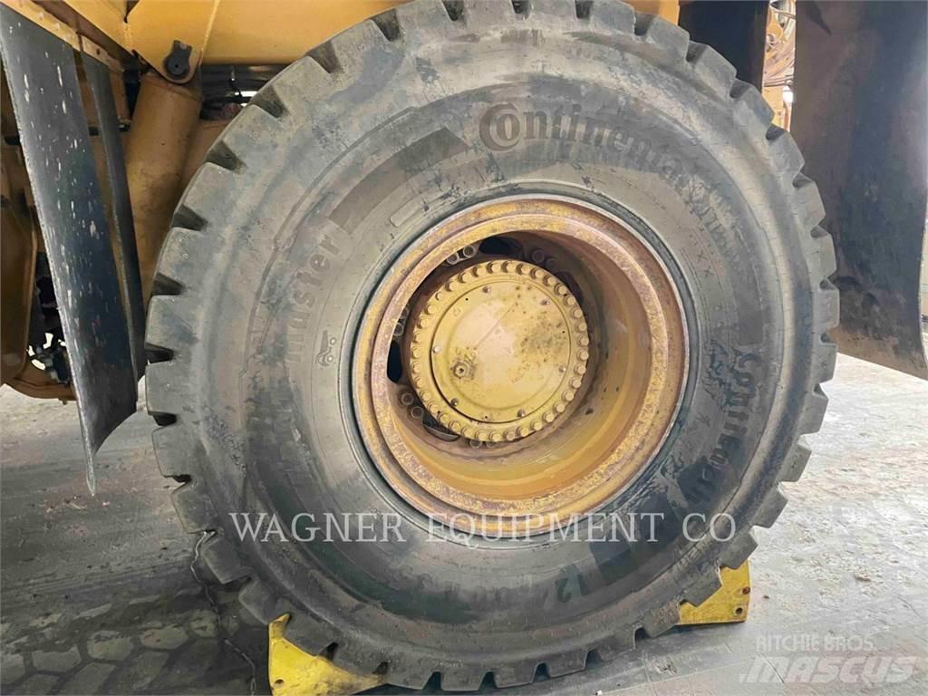 CAT 773F WT Auto-tanques