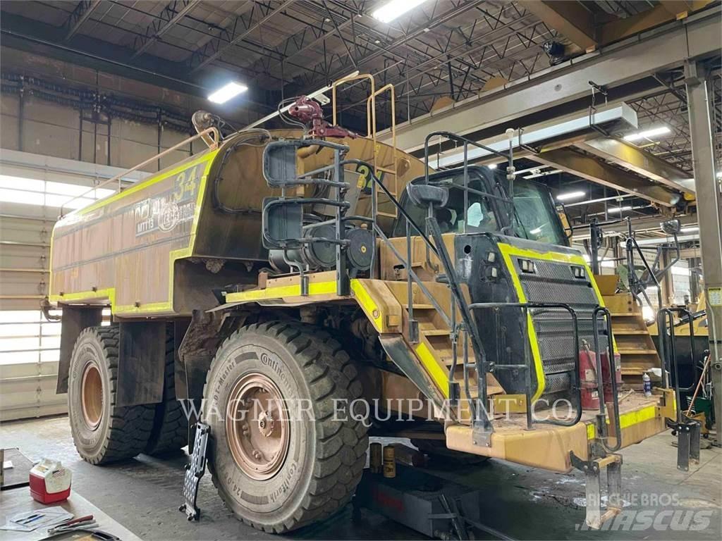 CAT 773F WT Auto-tanques