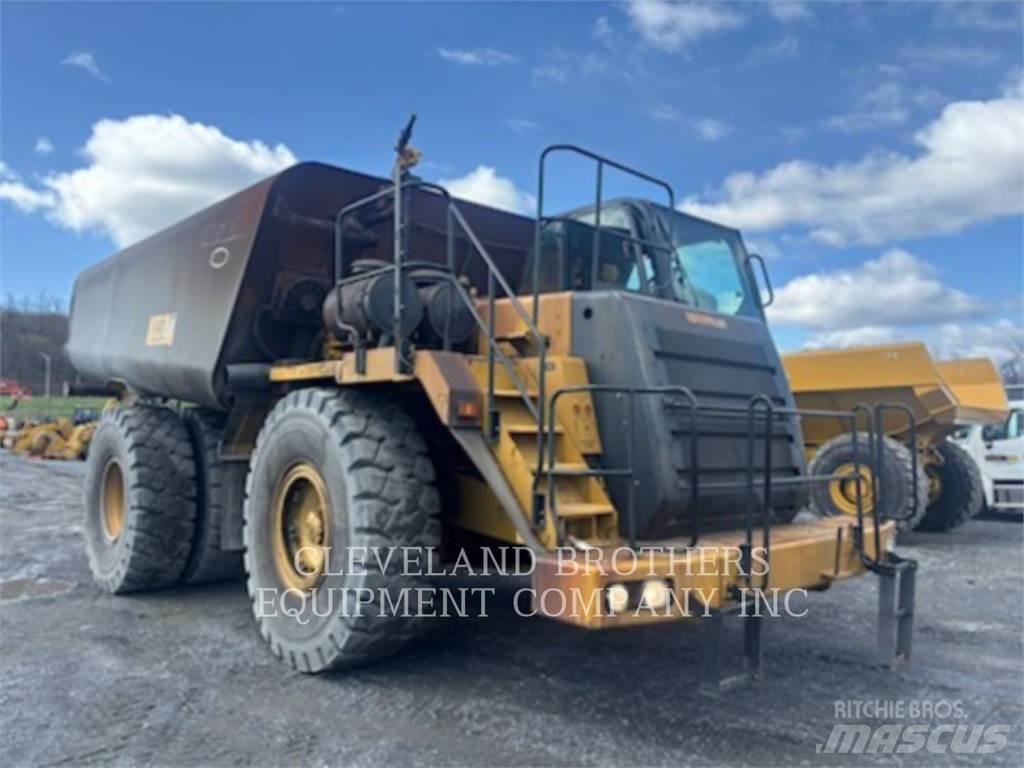 CAT 775F WW Auto-tanques