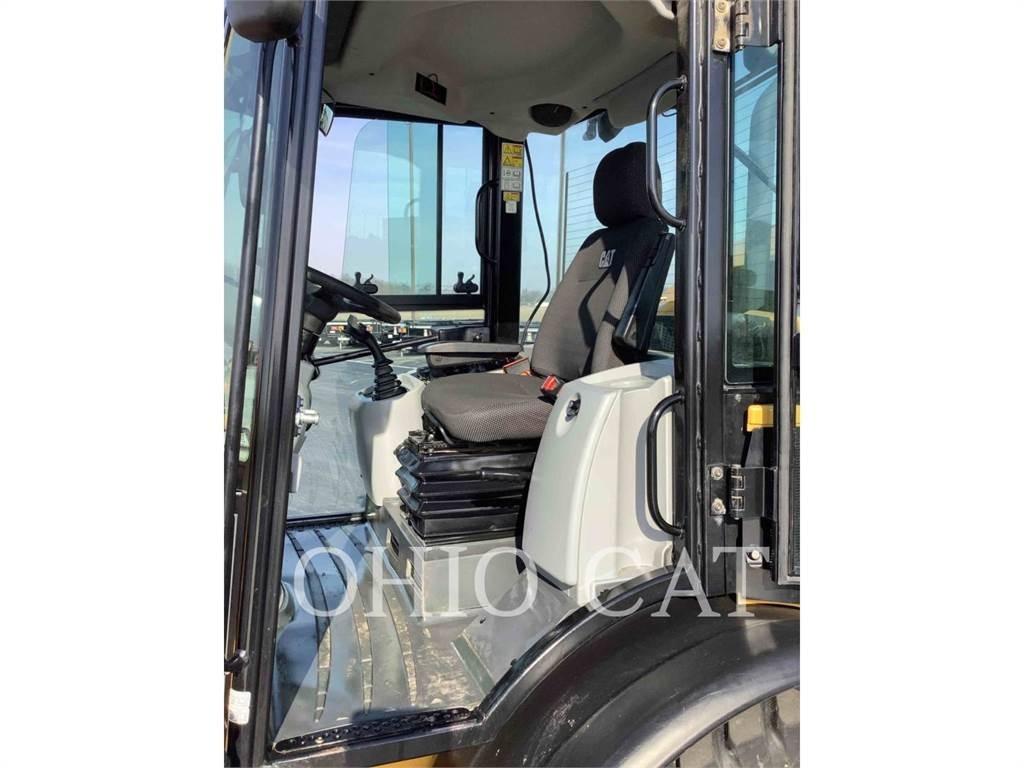 CAT 906M Mini carregadoras