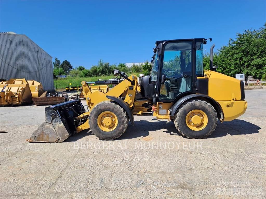 CAT 906M Pás carregadoras de rodas