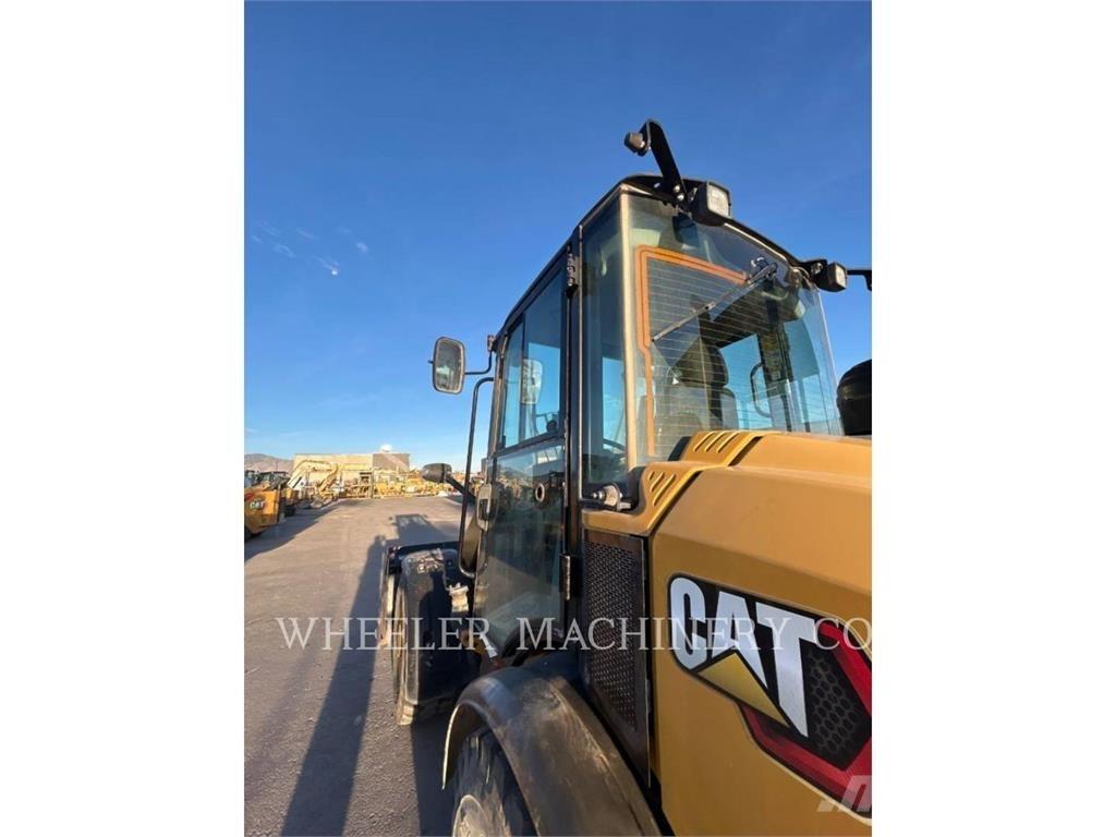 CAT 906M Pás carregadoras de rodas