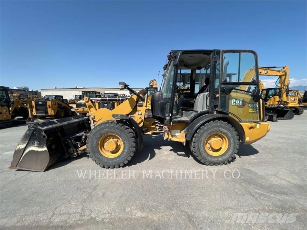 CAT 906M Pás carregadoras de rodas