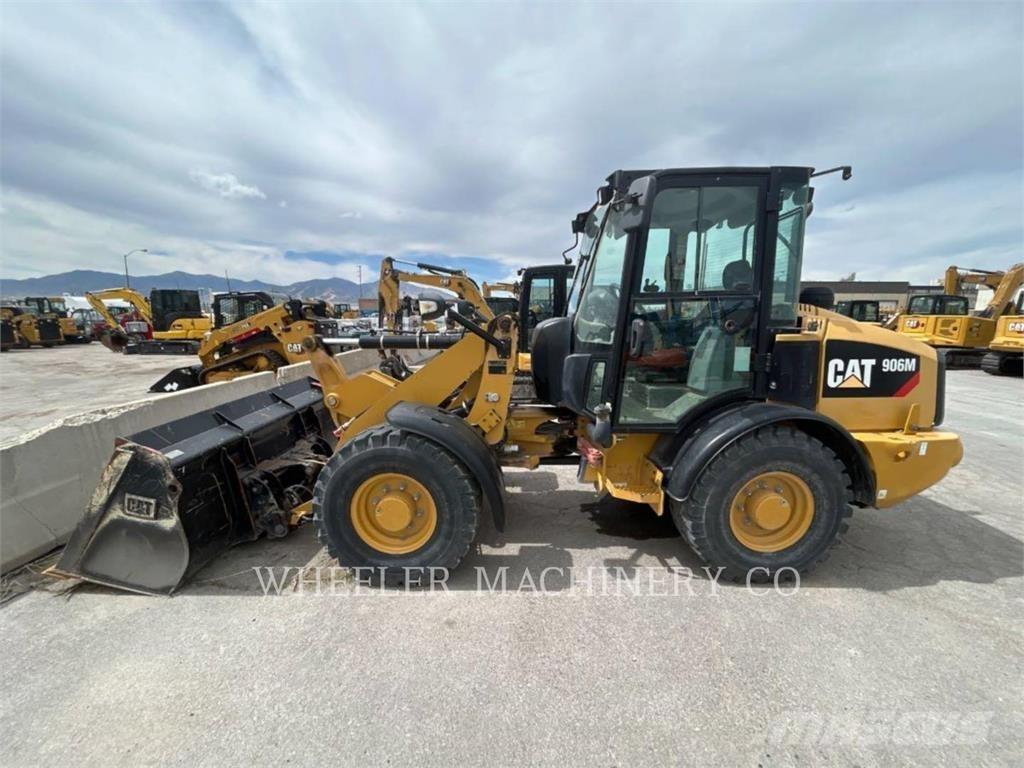 CAT 906M Pás carregadoras de rodas