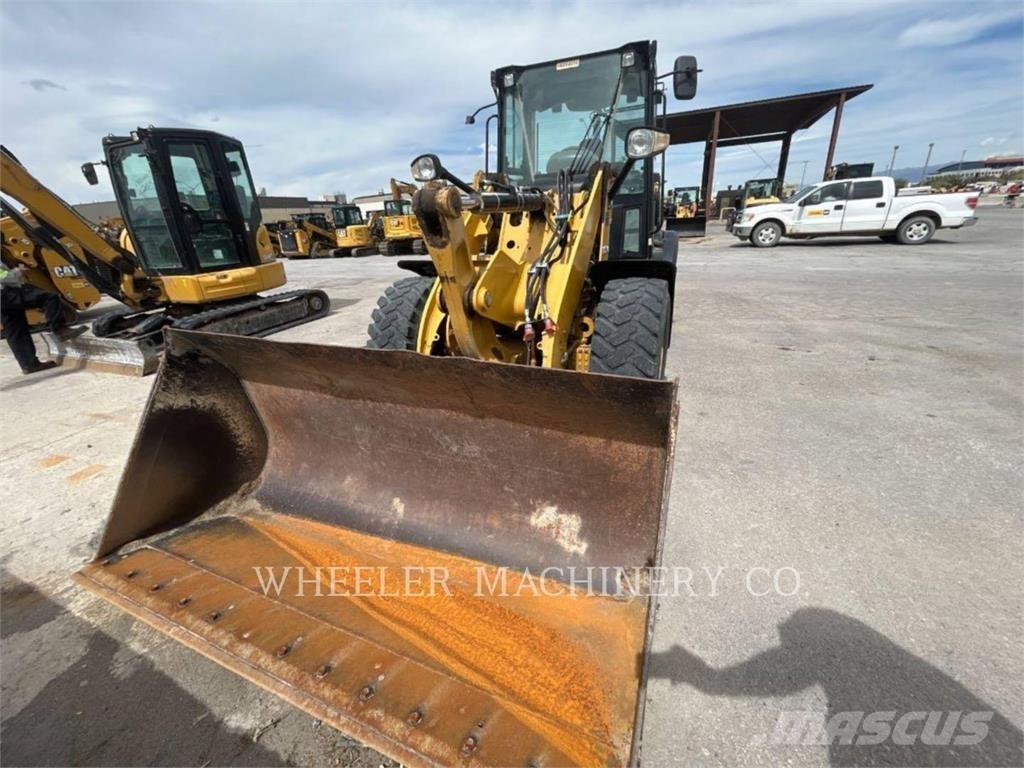 CAT 906M Pás carregadoras de rodas