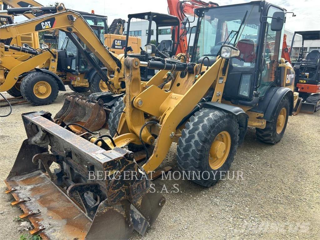 CAT 906M Pás carregadoras de rodas