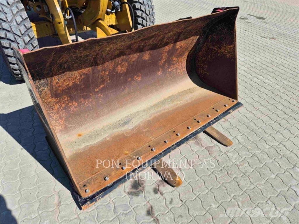 CAT 908M Pás carregadoras de rodas