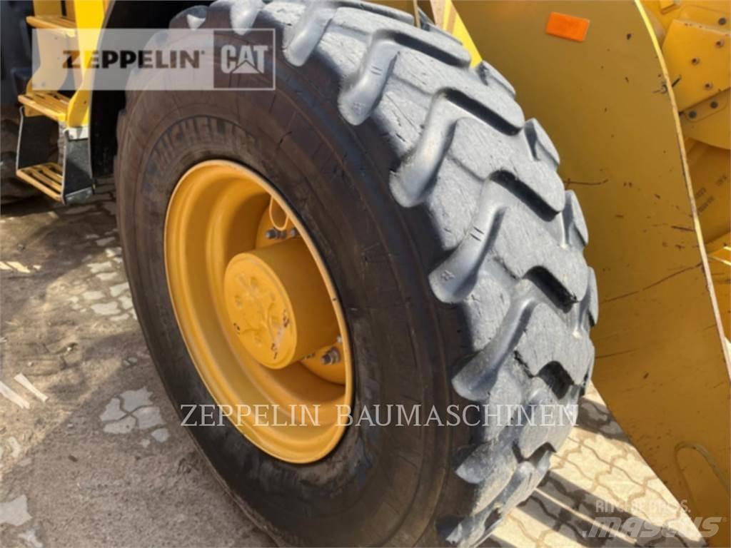 CAT 918M Pás carregadoras de rodas