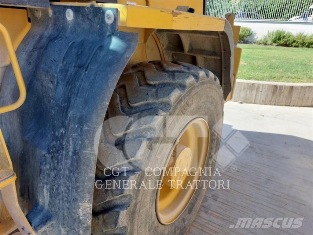 CAT 918M Pás carregadoras de rodas