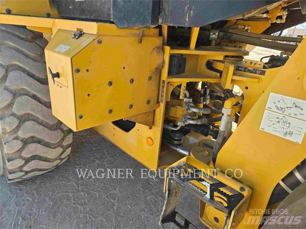 CAT 938M Pás carregadoras de rodas