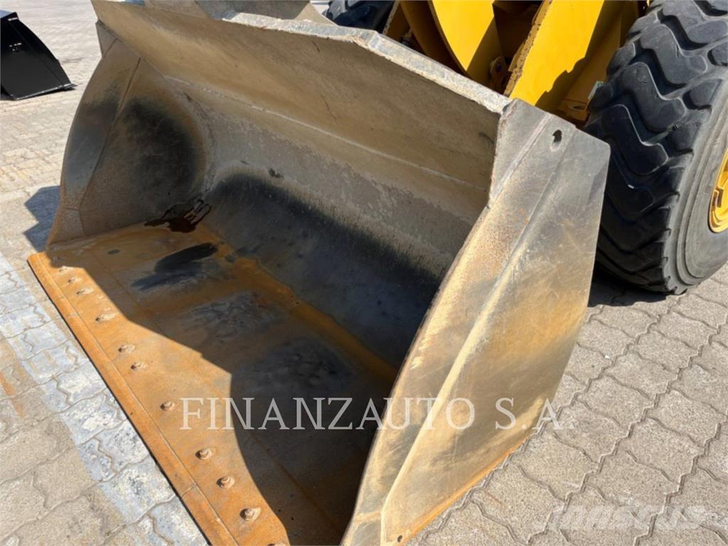 CAT 938M Pás carregadoras de rodas