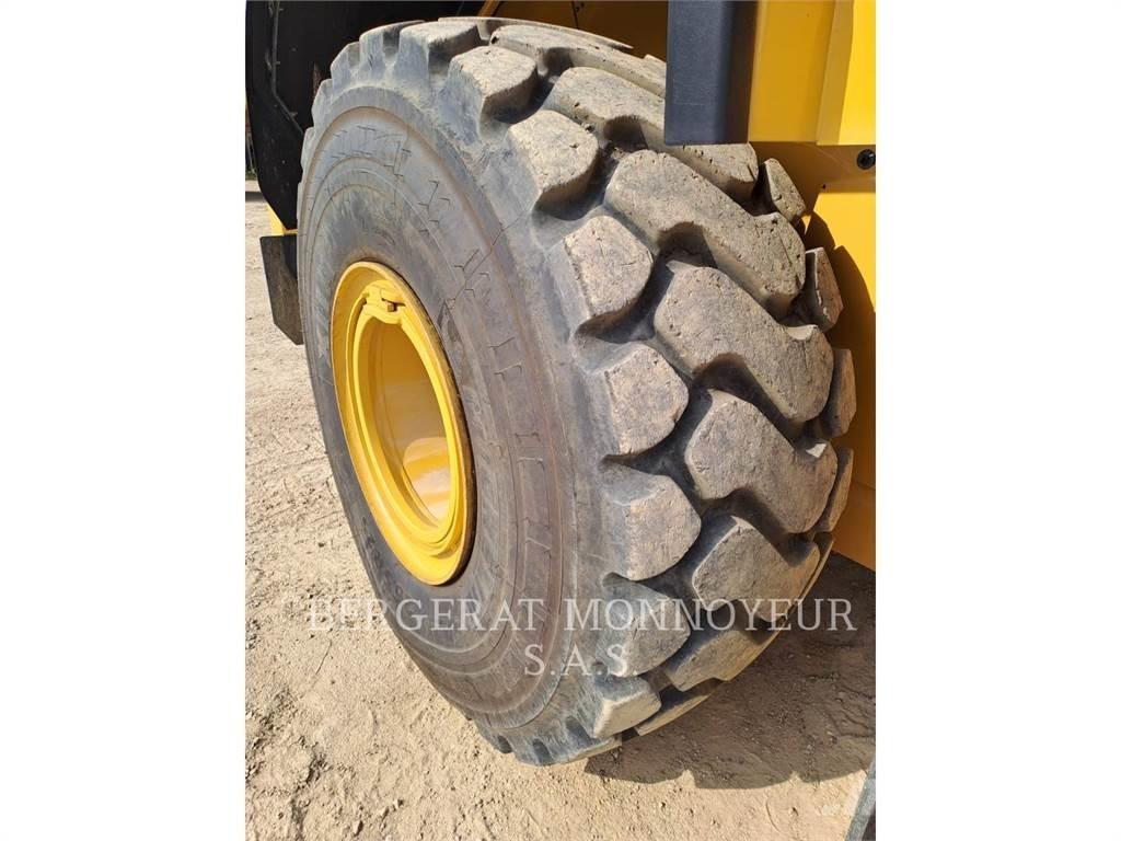 CAT 966 Pás carregadoras de rodas