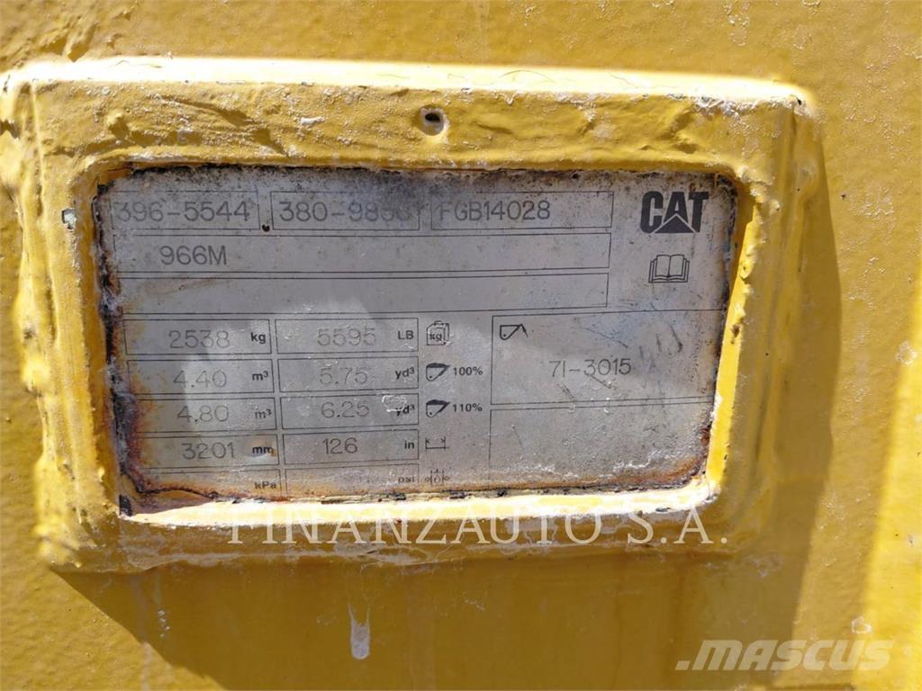 CAT 966 Pás carregadoras de rodas