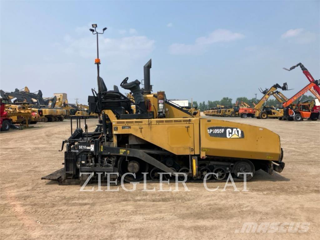 CAT AP1055F Pavimentadoras de asfalto