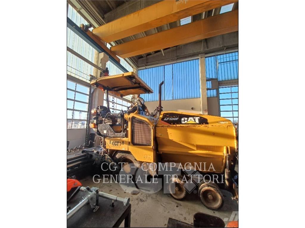 CAT AP300F Pavimentadoras de asfalto