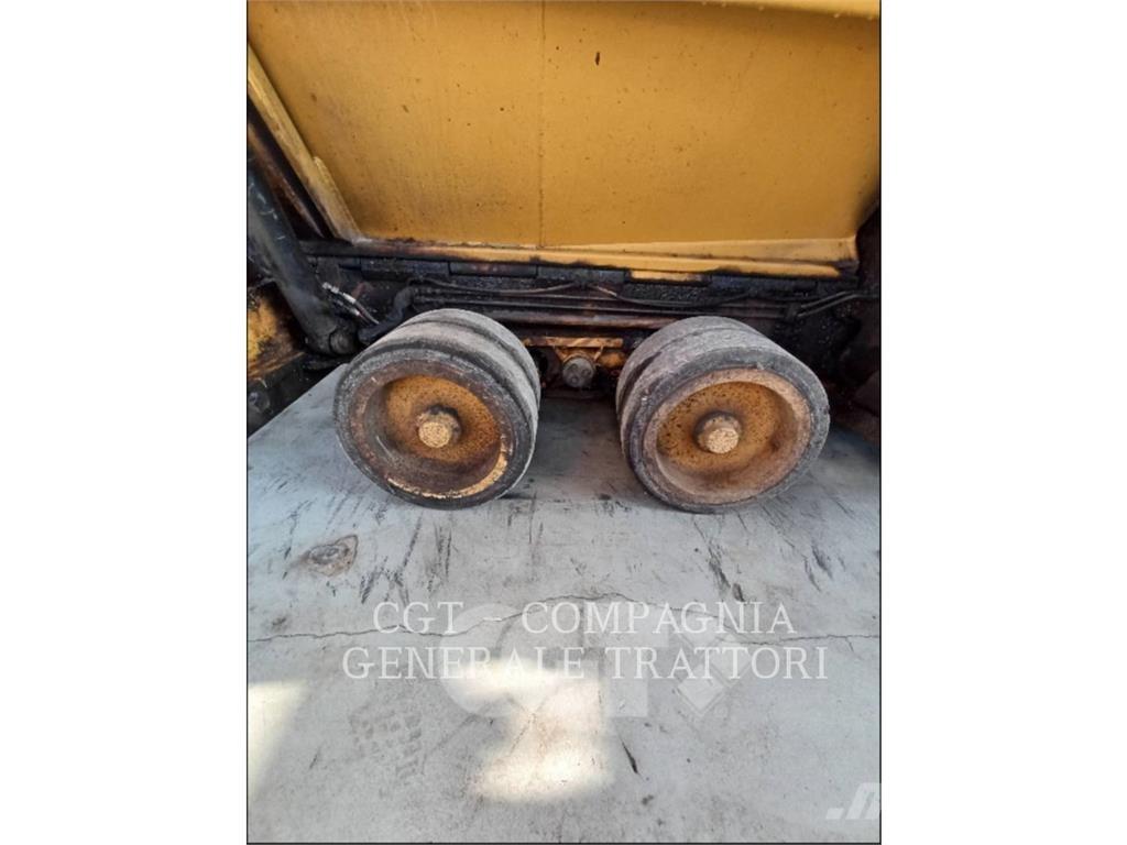 CAT AP300F Pavimentadoras de asfalto