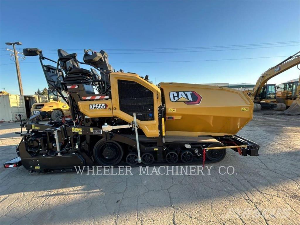 CAT AP555 Pavimentadoras de asfalto