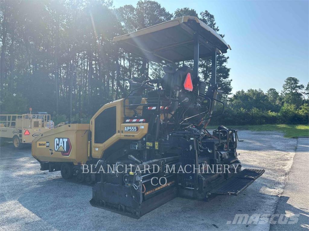 CAT AP555 Pavimentadoras de asfalto