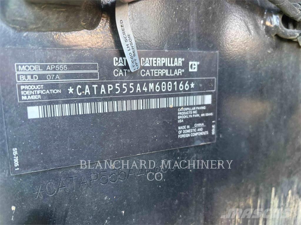 CAT AP555 Pavimentadoras de asfalto