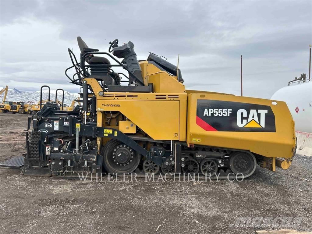 CAT AP555F Pavimentadoras de asfalto